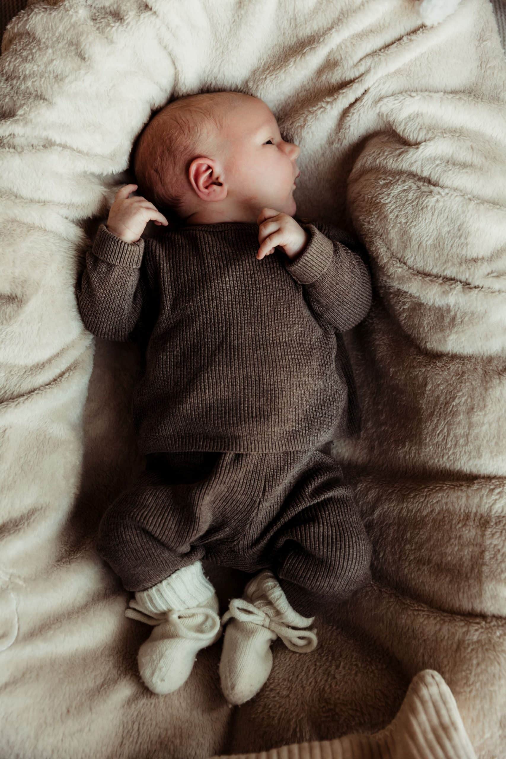 newborn babyshoot lifestyle newborn kampen ijsselmuiden overijssel zwolle babyfotograaf